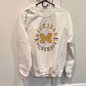White Michigan Wolverines Sweatshirt. Size Medium